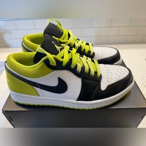 Air Jordan 1 Low SE, size 7.5